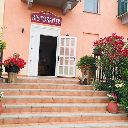 Hotel Ristorante Borgovecchio Montegrosso dʼAsti Екстериор снимка